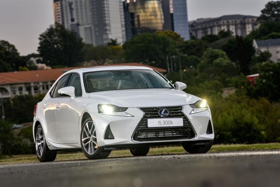  Lexus IS300h (XE30) 2018 года  (ZA) (фото 1 из 16)